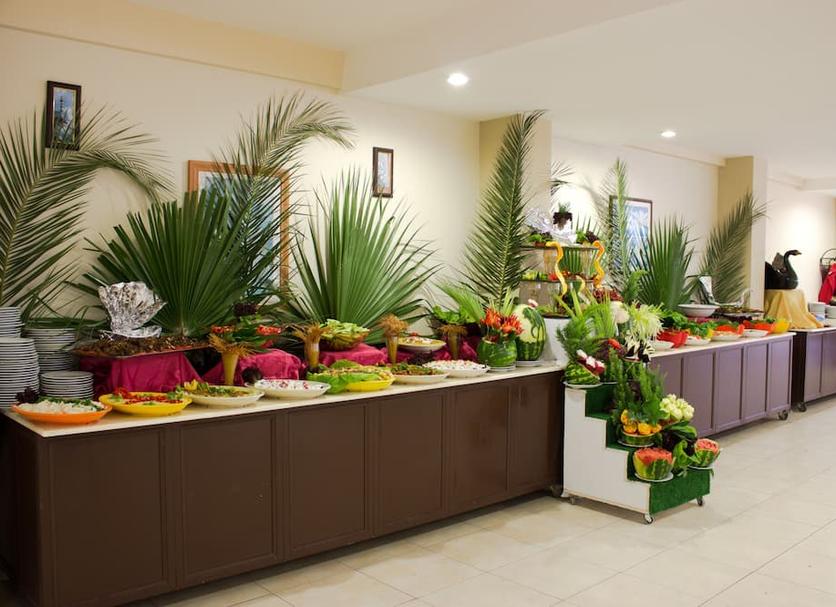 Buffet Photo