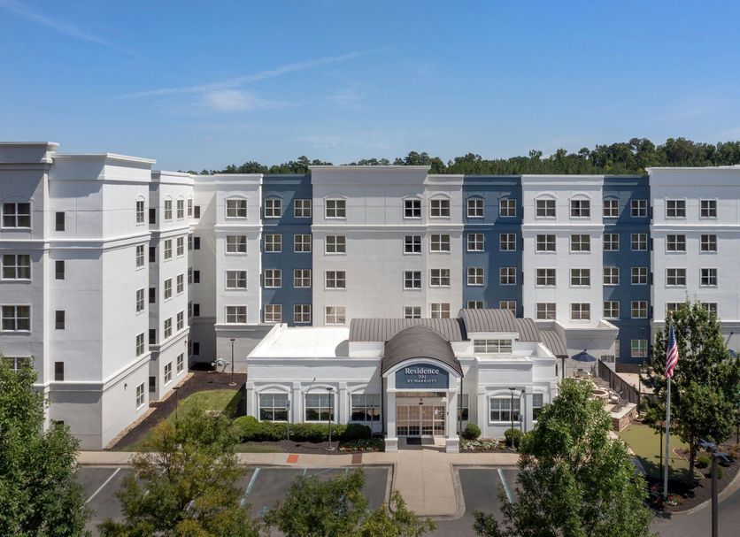 Residence Inn by Marriott Birmingham Hoover exterior with central entrance and landscaped courtyard in Hoover