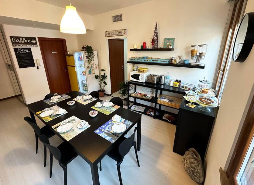 Dining room Photo