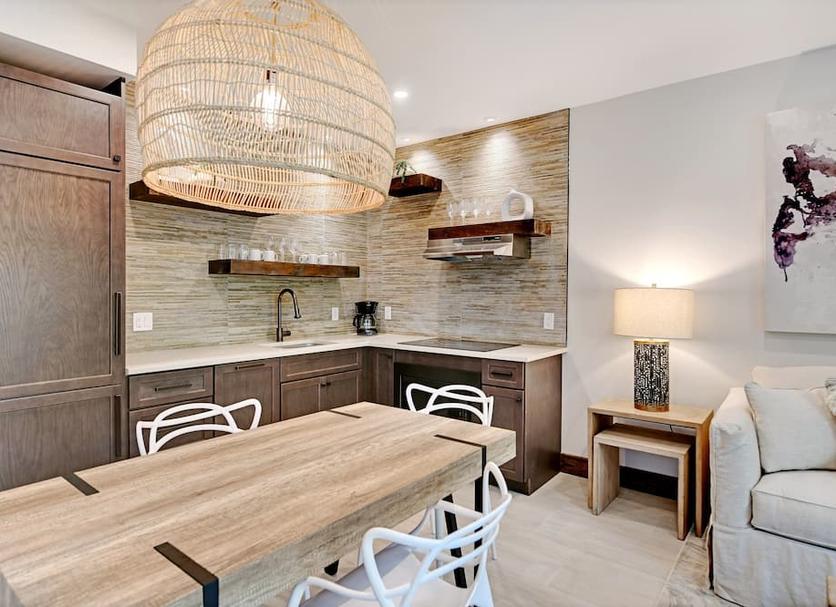 Dining room Photo