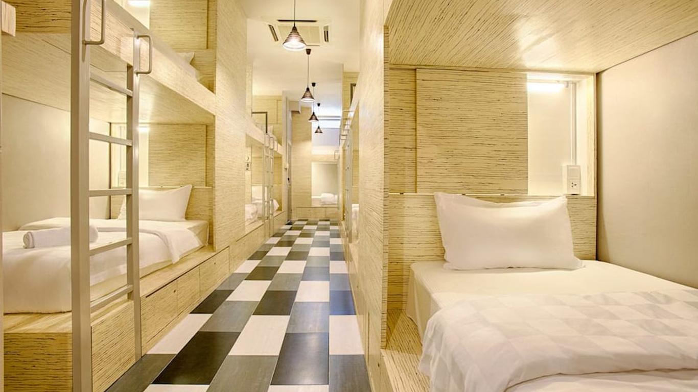 The Youniq Hotel, Klia T1, Klia T2