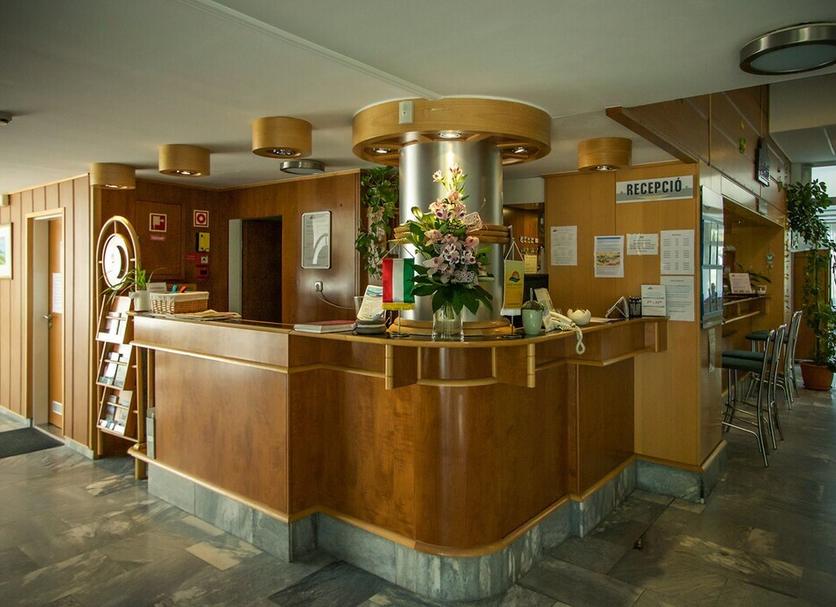 Front desk Photo