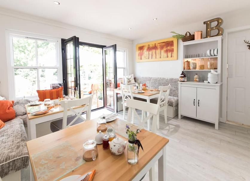 Dining room Photo