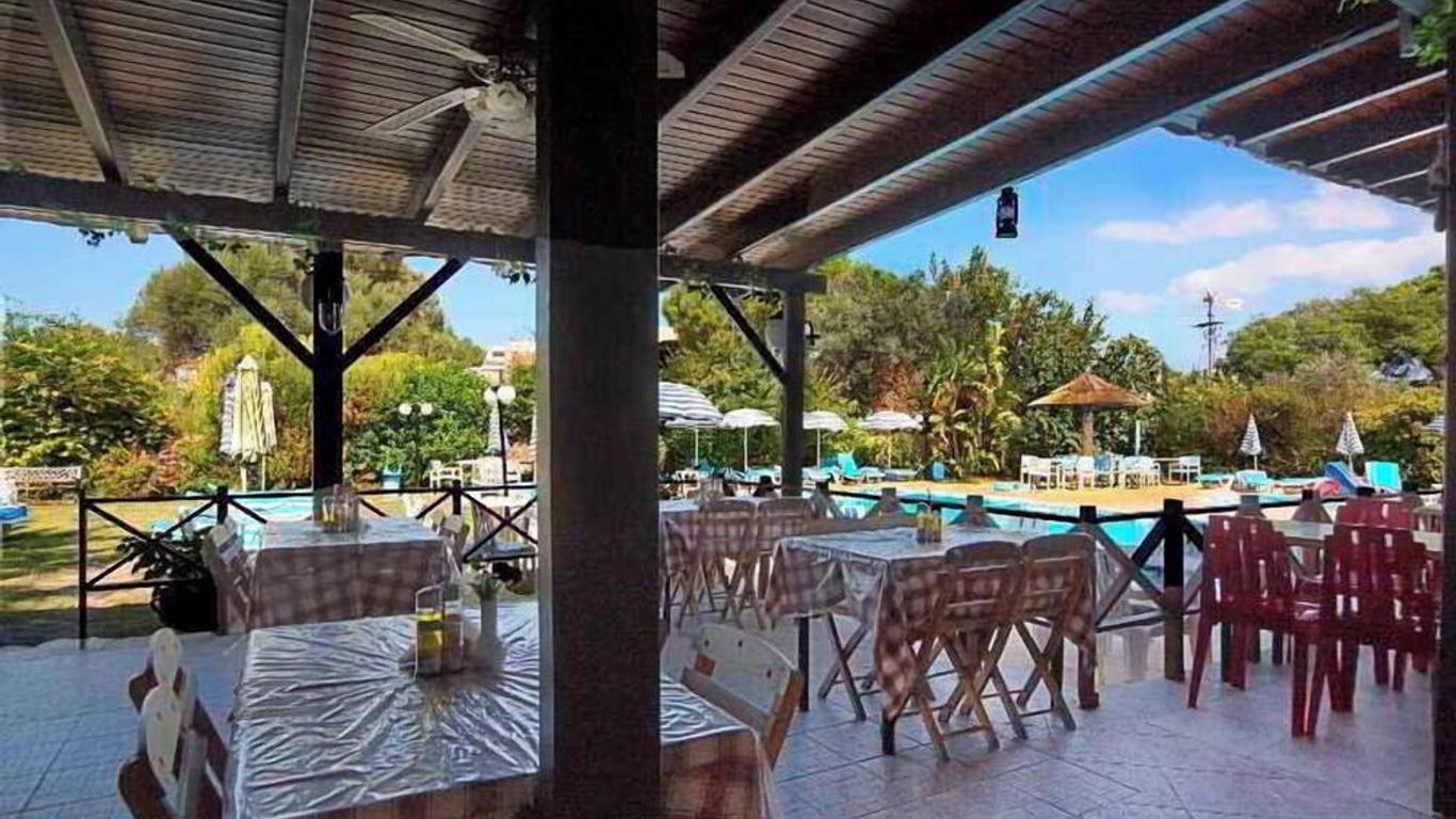 Kassandra Family Apart-Hotel