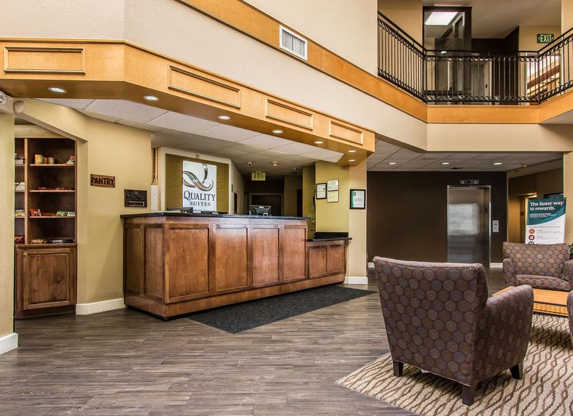 Front desk Photo