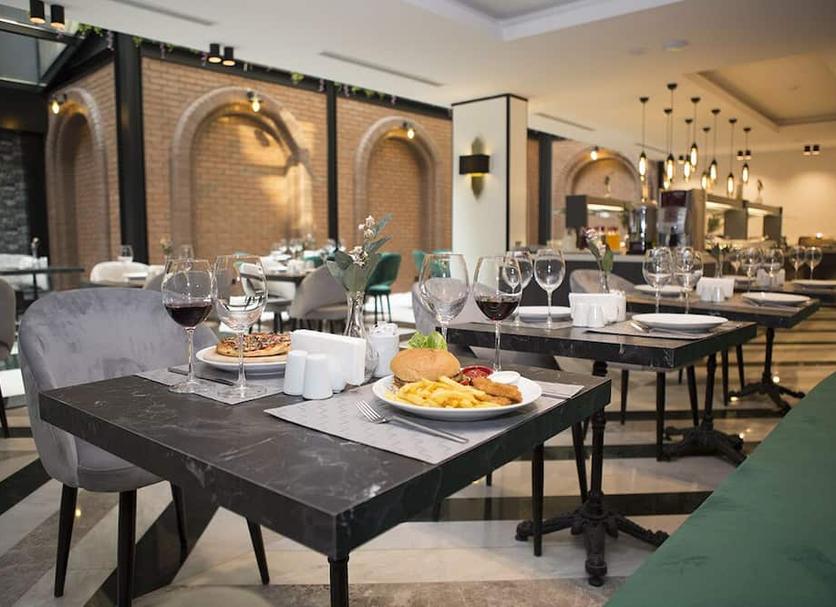 Restaurant Photo