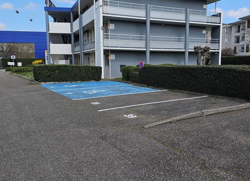 Premiere Classe Strasbourg Ouest in Strasbourg with accessible parking spaces and hotel exterior