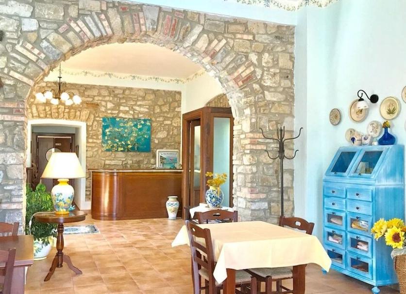 Dining room Photo
