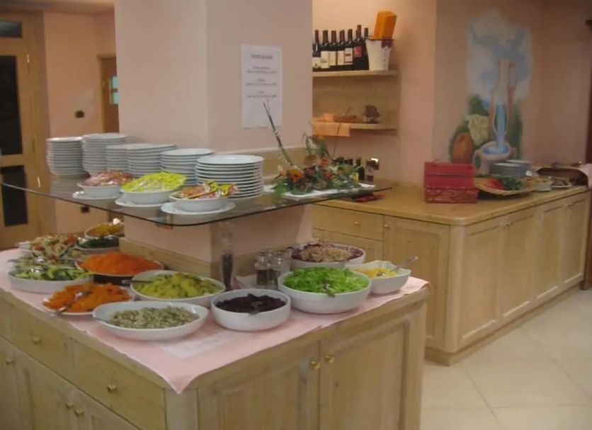 Buffet Photo