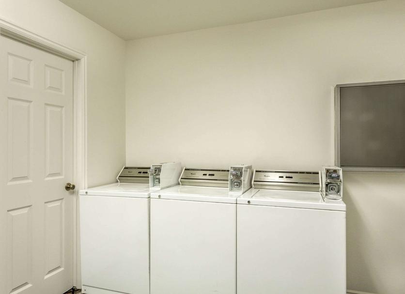 Laundry facility Photo