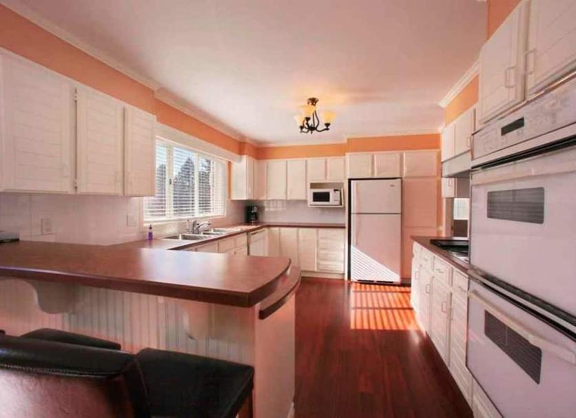 Kitchen Photo