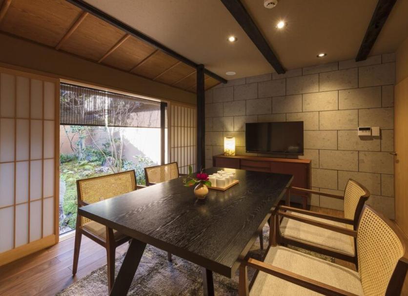 Dining room Photo