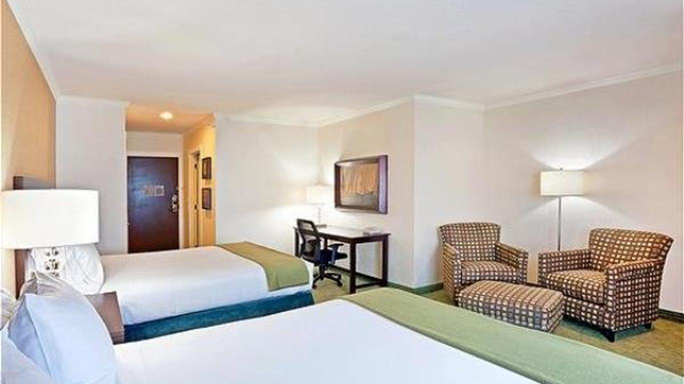 Holiday Inn Express & Suites Puyallup (Tacoma Area)