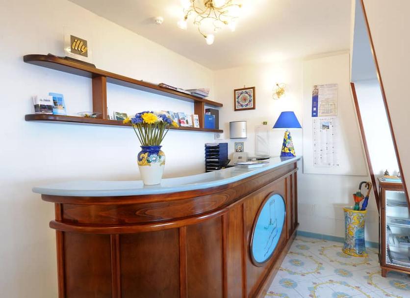Front desk Photo