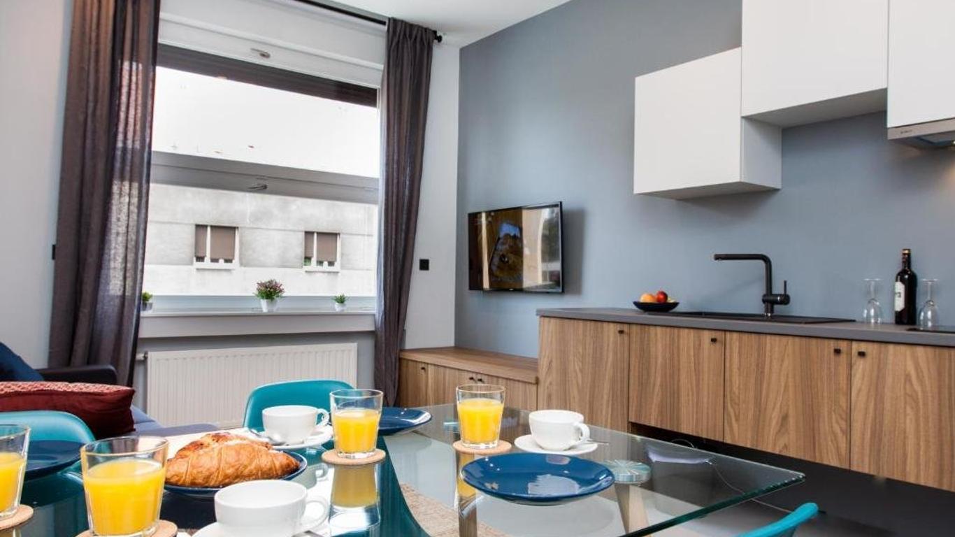 Rooms and Apartments Glossy