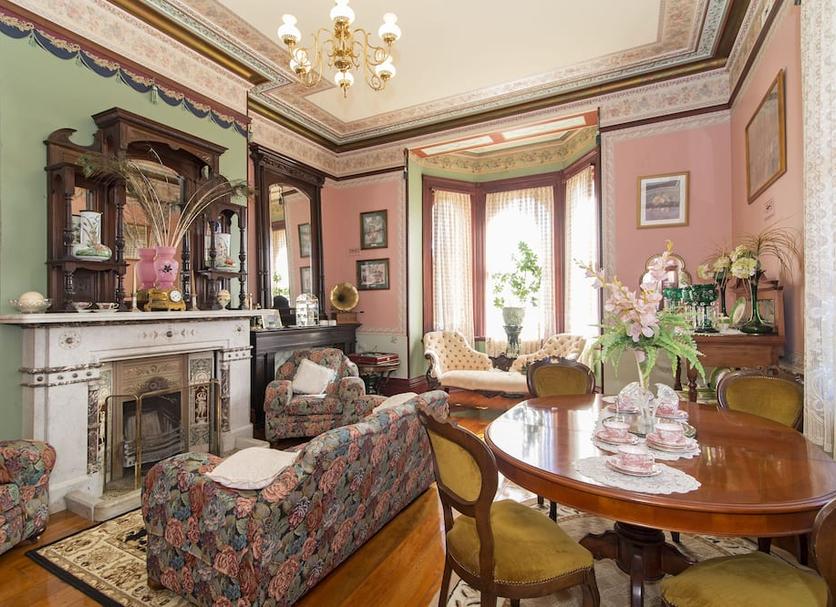 Dining room Photo