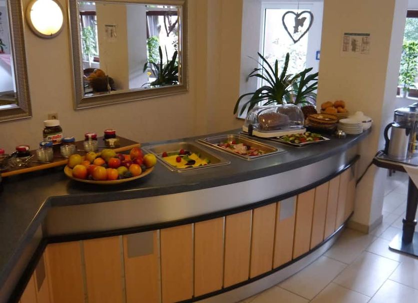 Buffet Photo