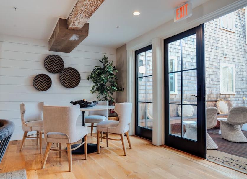 Dining room Photo