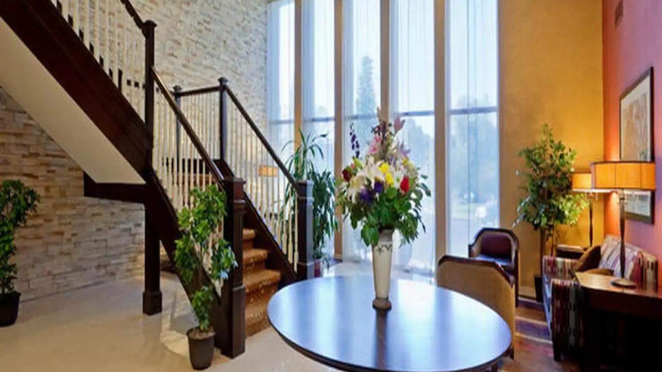 Armoni Inn & Suites