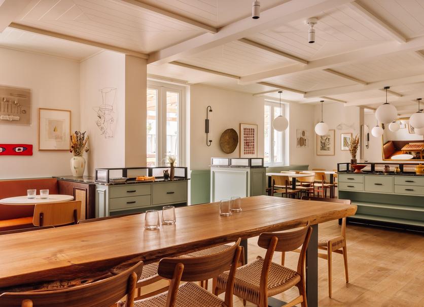 Dining room Photo