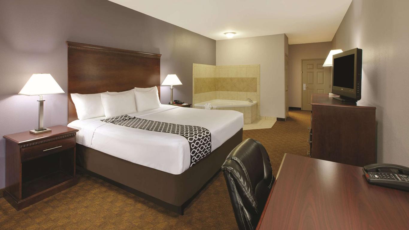 La Quinta Inn & Suites by Wyndham Corsicana