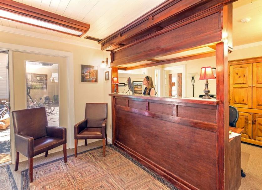 Front desk Photo
