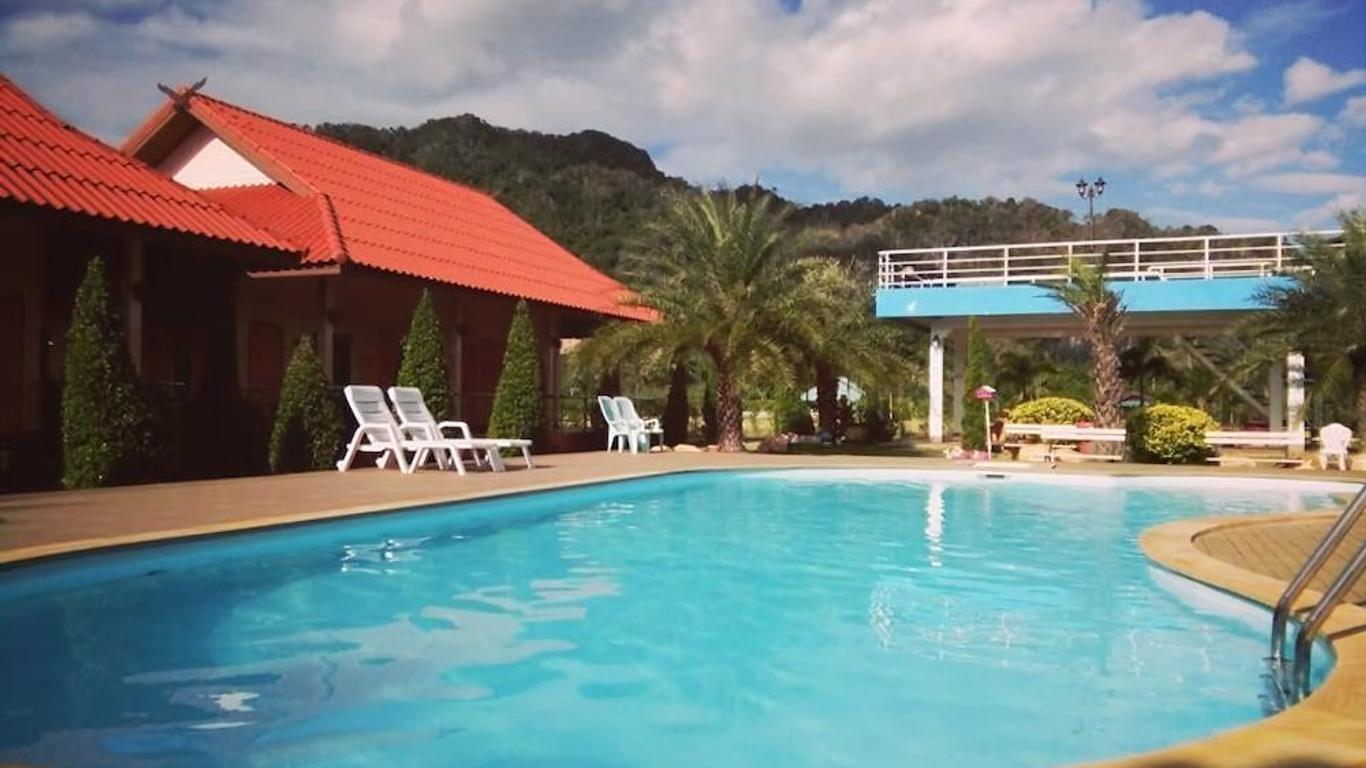 Naris Phuview Resort