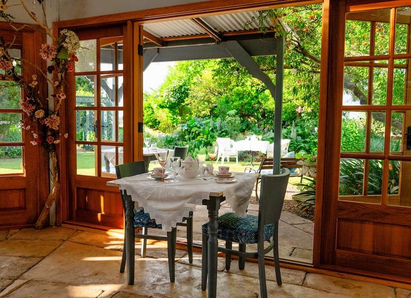 Dining room Photo
