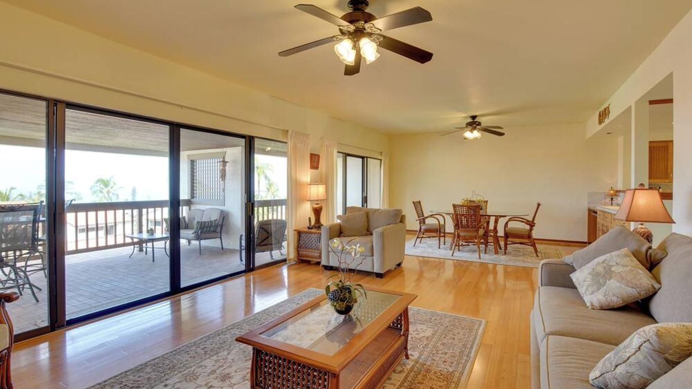 Kailua-Kona Condo with Resort Access and Ocean View!