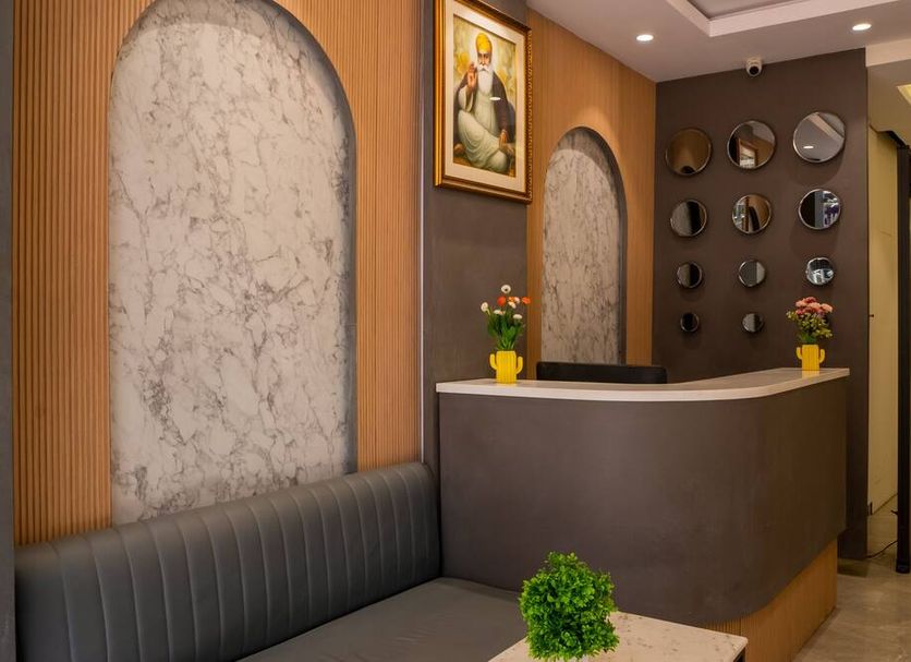 Front desk Photo