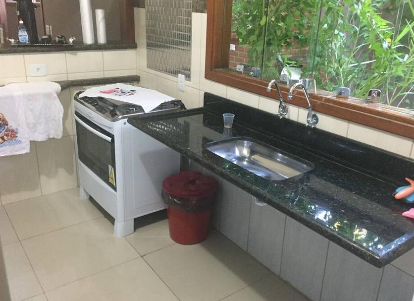 Kitchen Photo