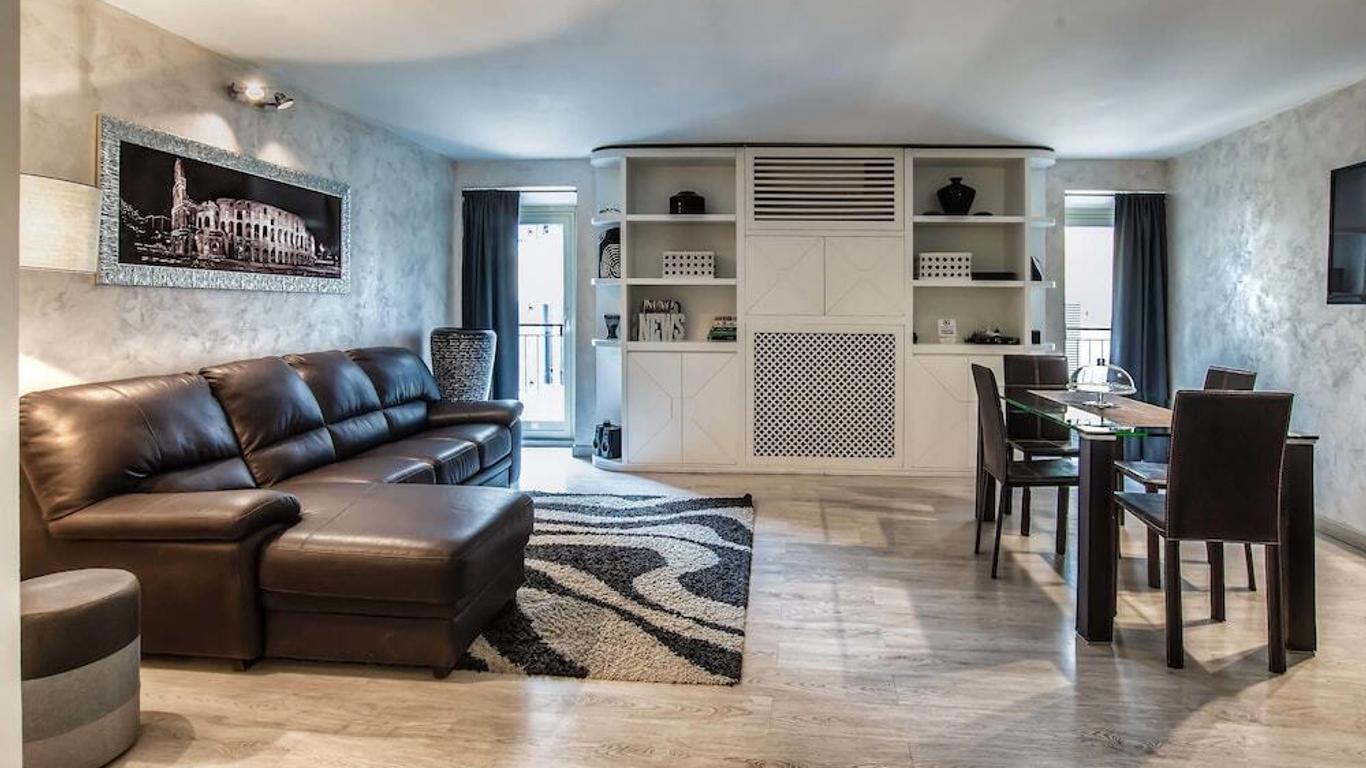 Black And White Suite
