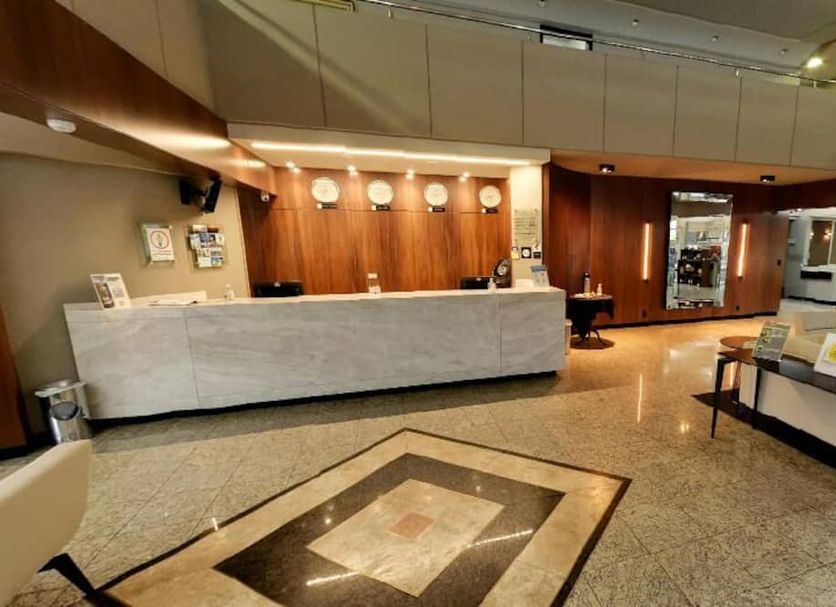 Premium Vila Velha Ponta Grossa lobby with reception desk and seating area in Ponta Grossa