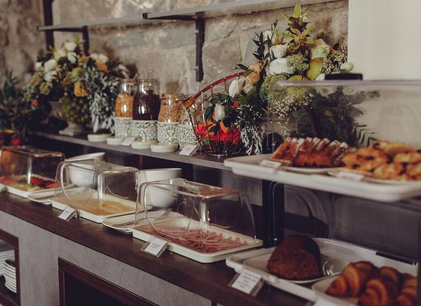 Buffet Photo
