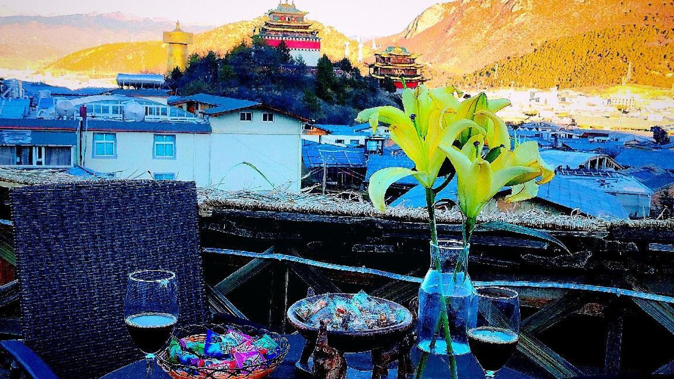 Shangri-La E-Outfitting Boutique Hotel