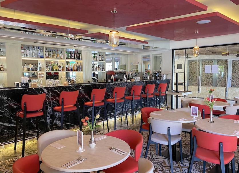 Bar Photo