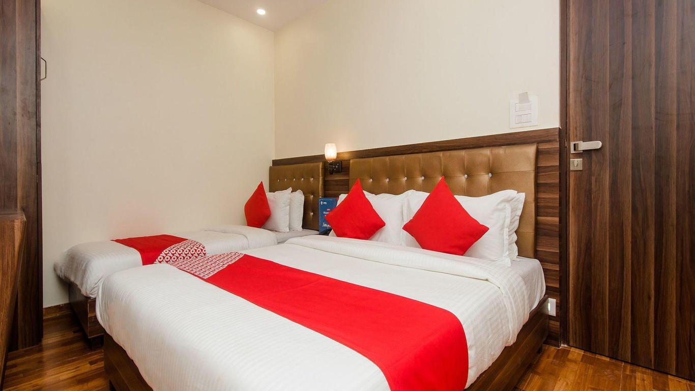 OYO 11706 Hotel Avion Park