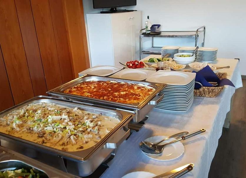 Buffet Photo