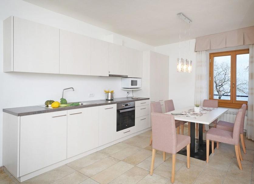 Kitchen Photo