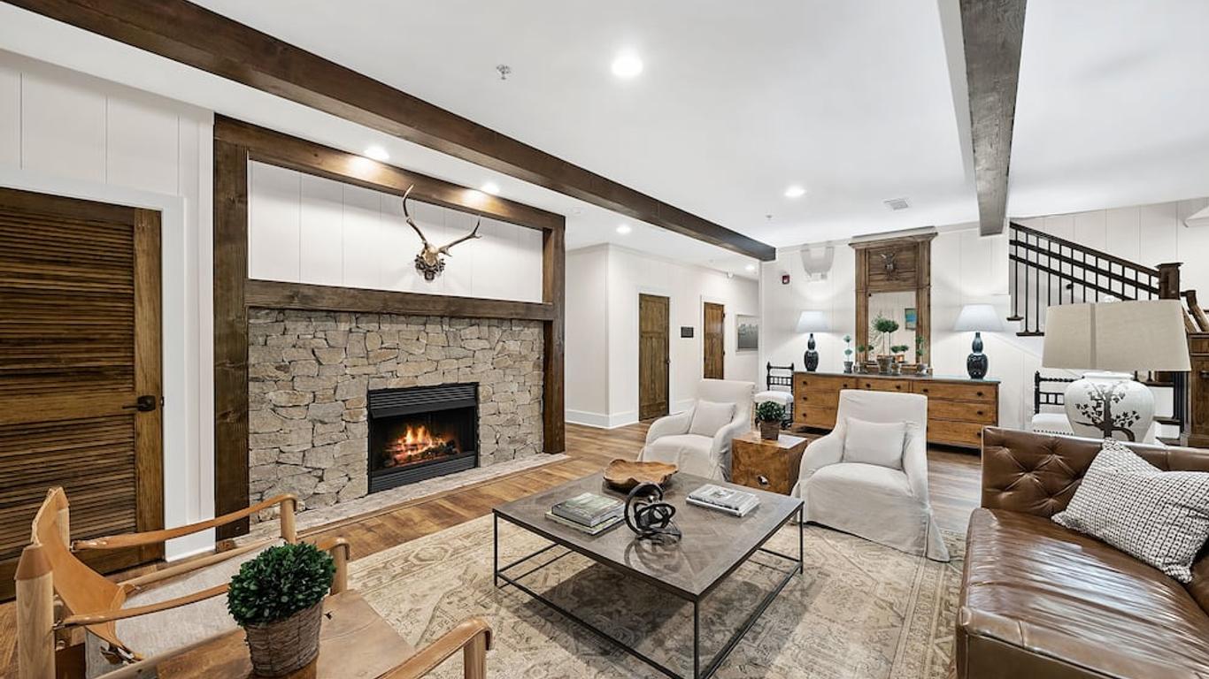 The Blowing Rock Manor