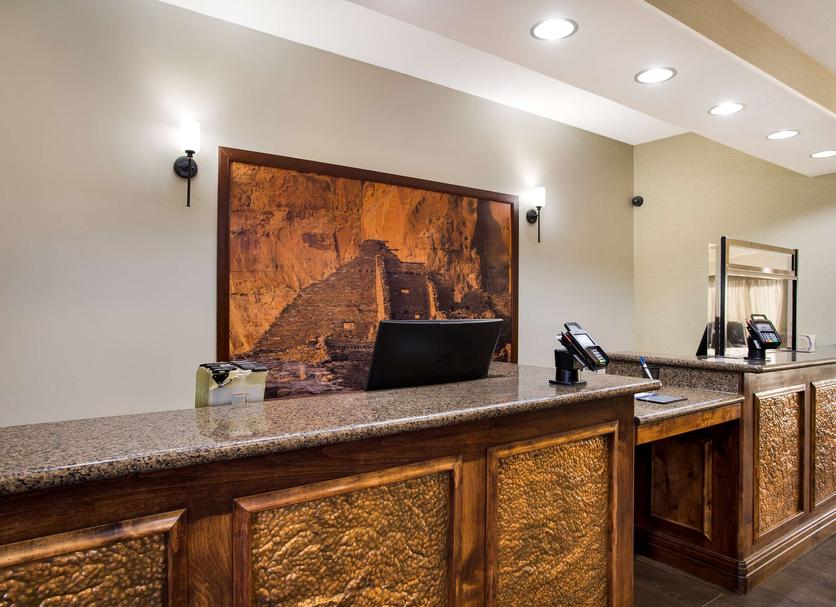 Front desk Photo