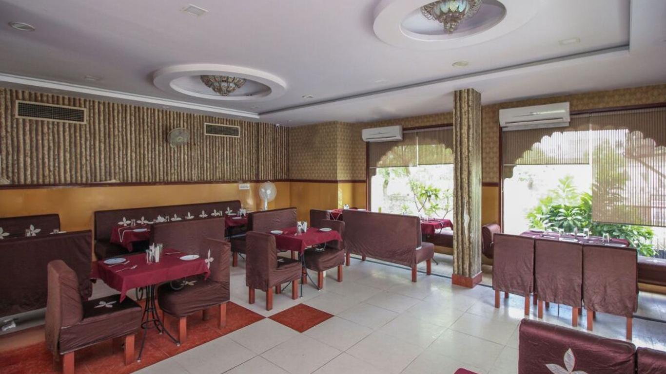 Mahal Rajwada Resort