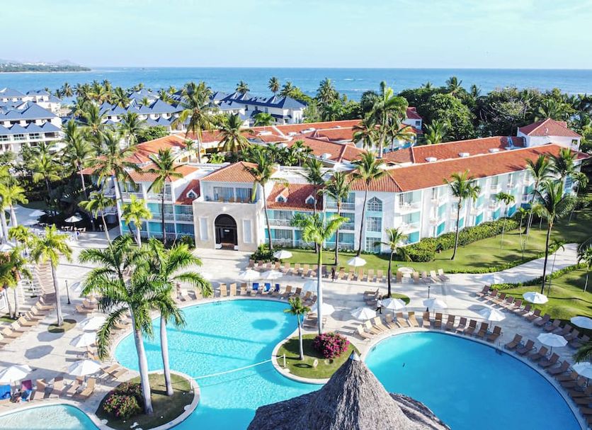 Vh - Gran Ventana Beach Resort in Puerto Plata with pool, palm trees, and ocean view