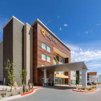 La Quinta Inn & Suites by Wyndham El Paso East Loop-375