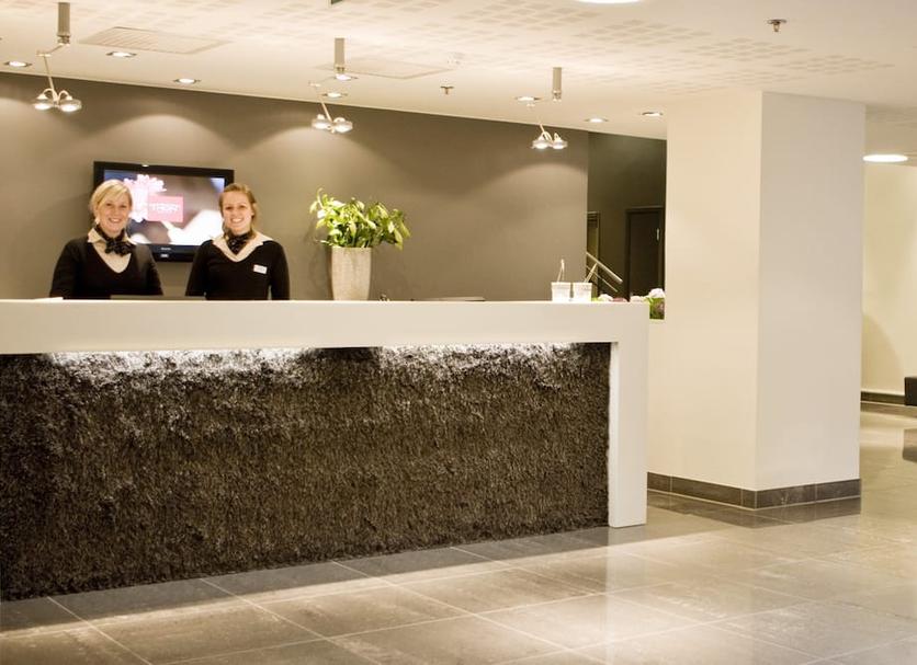 Front desk Photo