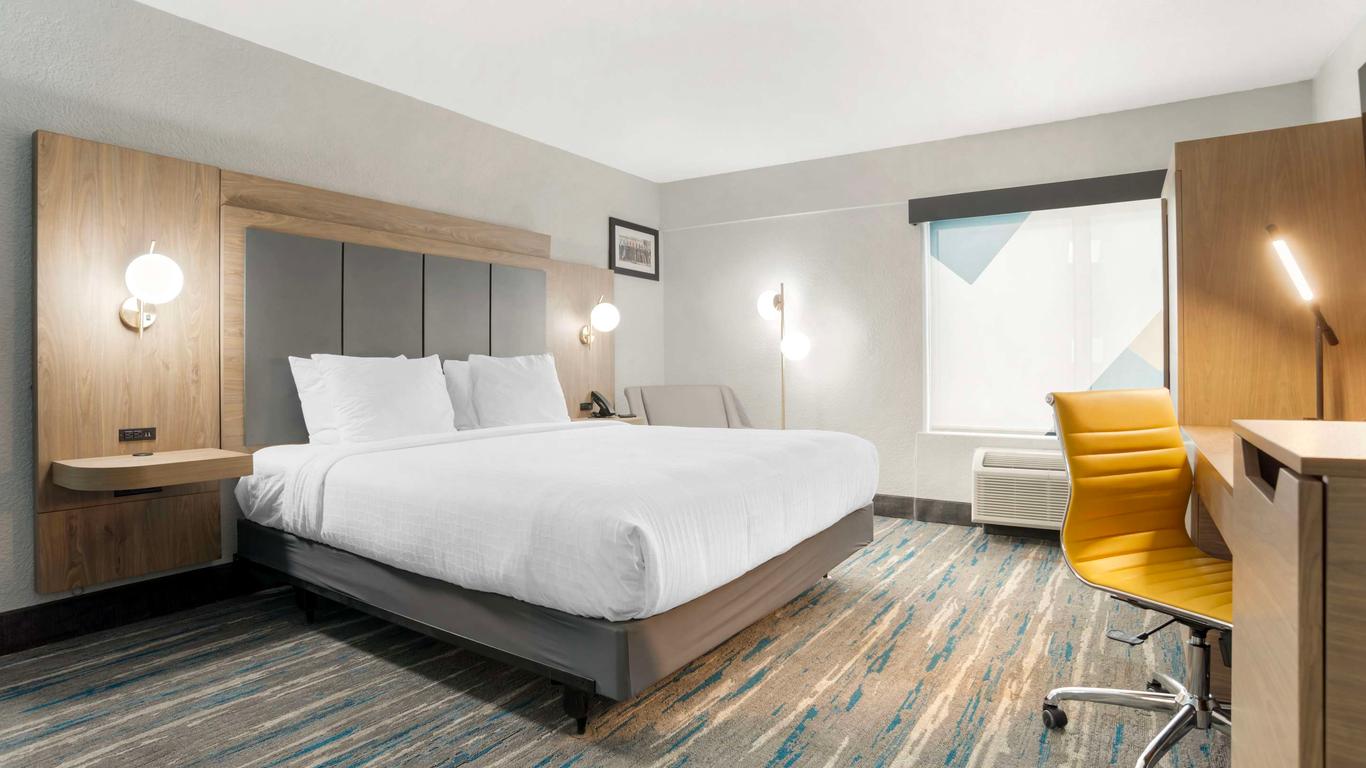 Best Western Plus Mobile Inn & Suites