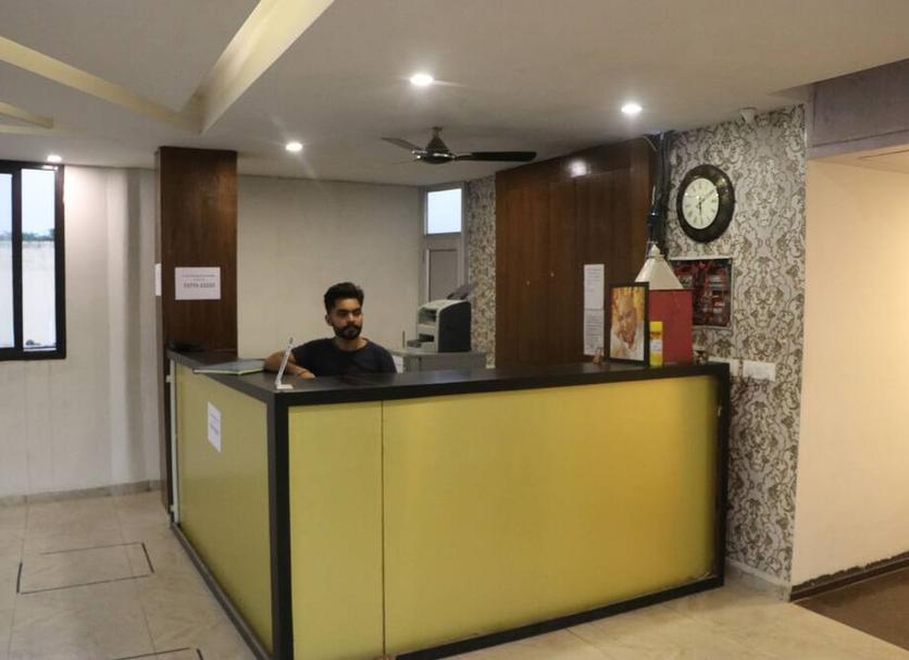 Front desk Photo