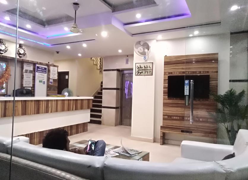 Front desk Photo