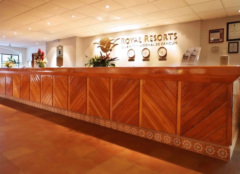Front desk Photo