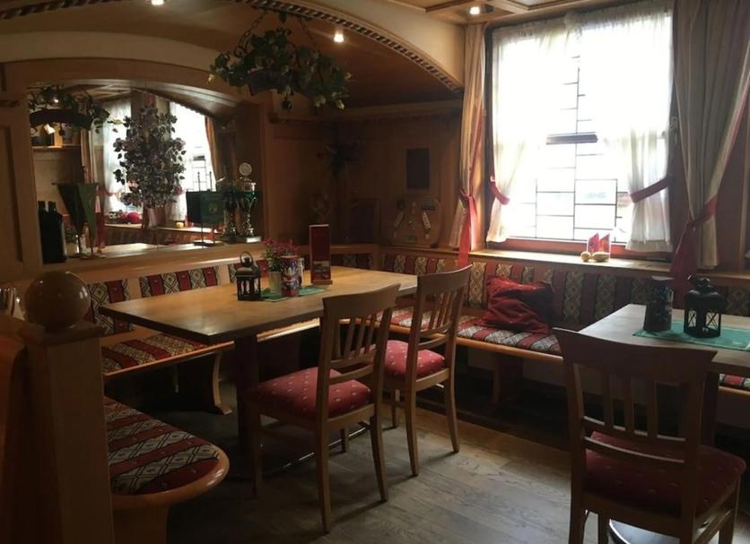 Dining room Photo